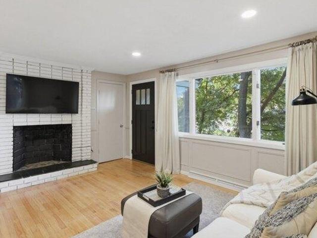 House for sale in Oaklands, Lowell