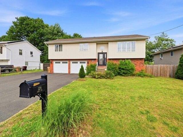House for sale in Hampden, Massachusetts