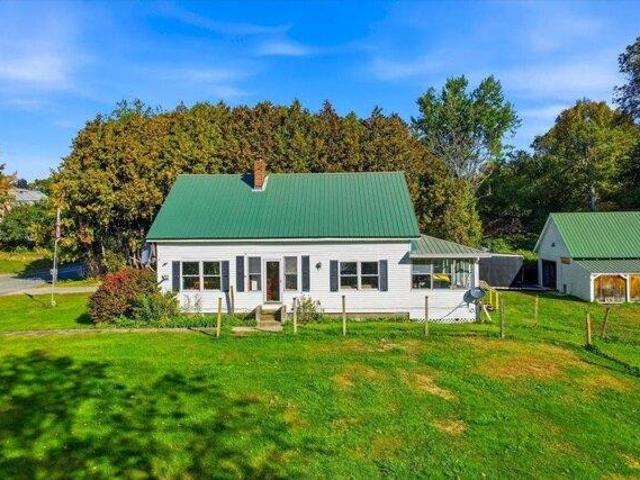 House for sale in Lunenburg, Essex County