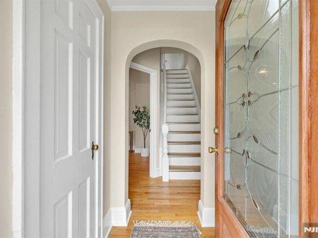 House for sale in Lyndhurst, New Jersey