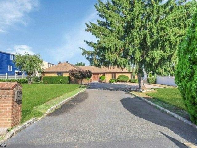 House for sale in Lyndhurst, New Jersey