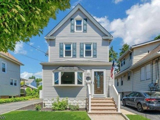 House for sale in Lyndhurst, New Jersey