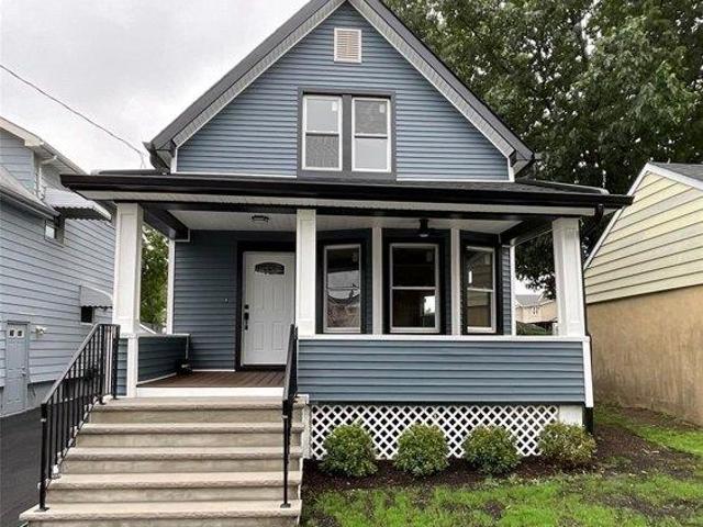 House for sale in Lyndhurst, New Jersey