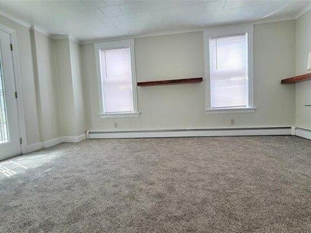 House for sale in Lyndhurst, New Jersey
