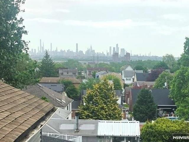 House for sale in Lyndhurst, New Jersey