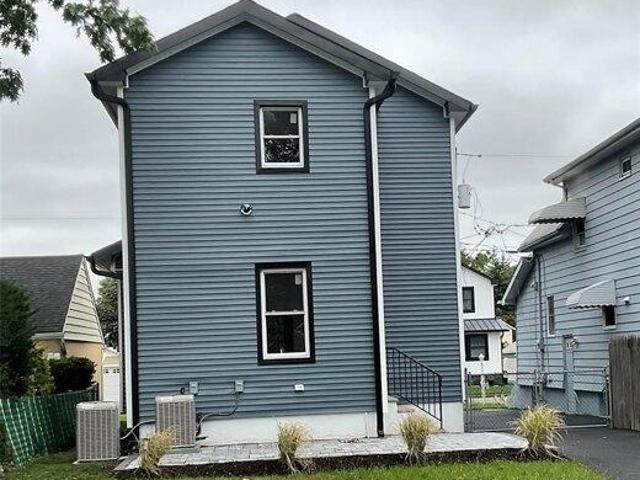 House for sale in Lyndhurst, New Jersey