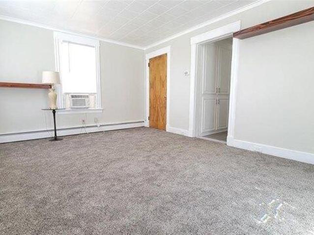 House for sale in Lyndhurst, New Jersey