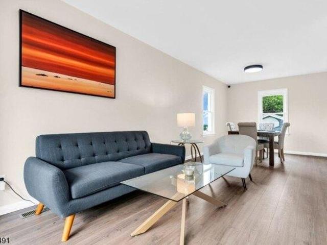 House for sale in Lyndhurst, New Jersey