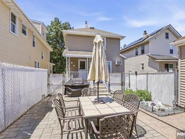 House for sale in Lyndhurst, New Jersey