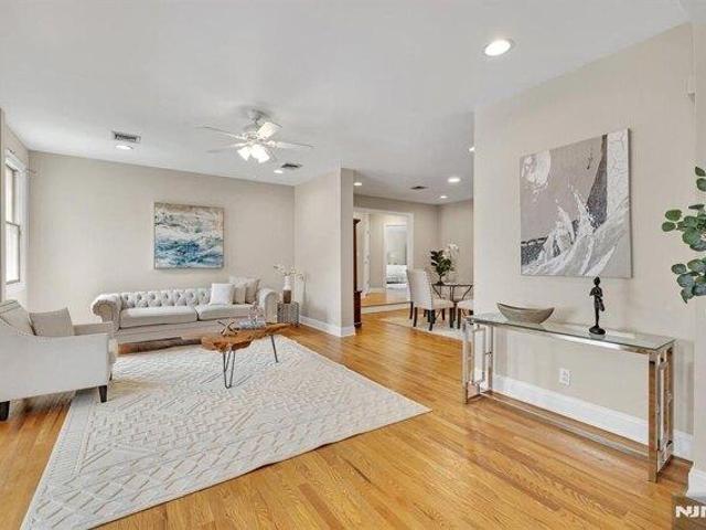 House for sale in Lyndhurst, New Jersey