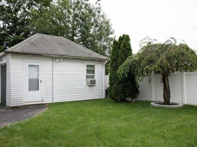 House for sale in Lynn, Essex County
