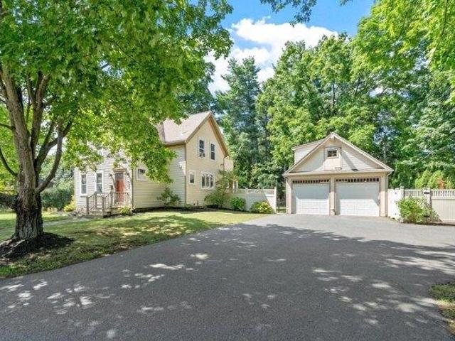 House for sale in Lynnfield, Essex County