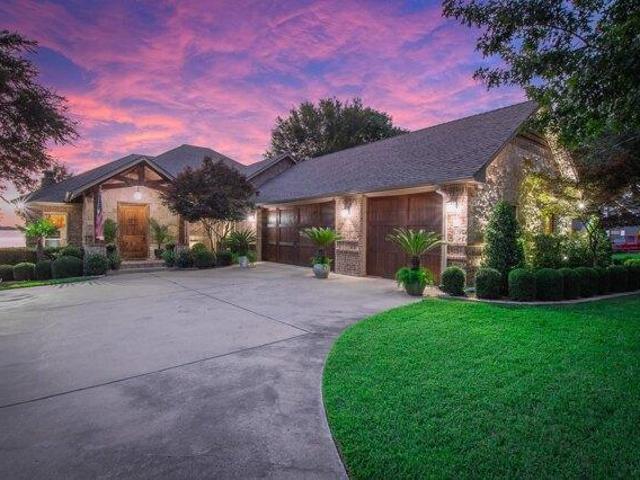 House for sale in Henderson, Texas