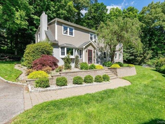 House for sale in Baldwin Place, New York