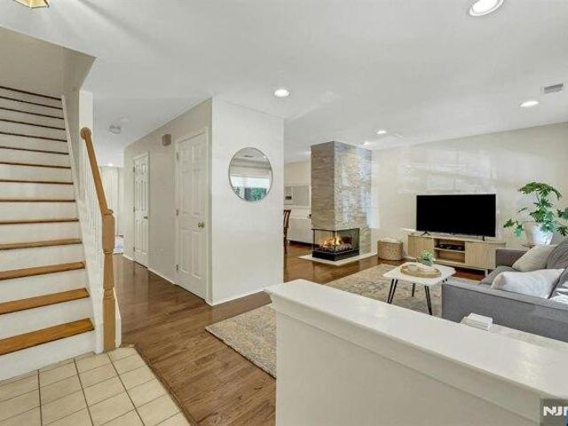 House for sale in Franklin Heights, Mahwah