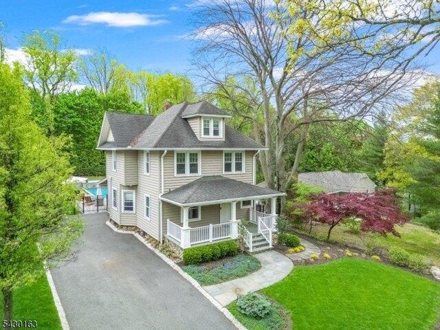House for sale in Cragmere, Mahwah