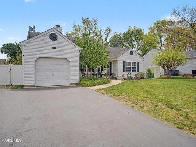 House for sale in Manahawkin, New Jersey