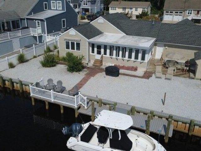 House for sale in Manahawkin, New Jersey