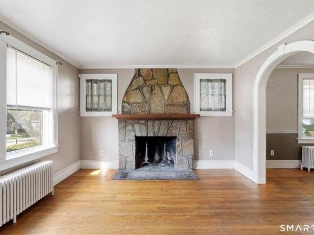 House for sale in Manchester, Capitol Planning Region