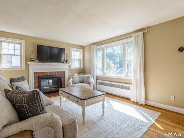 House for sale in Manchester, Capitol Planning Region