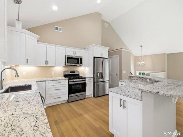 House for sale in Lydallville, Manchester