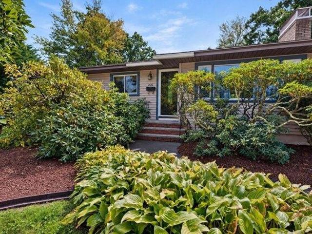 House for sale in Manchester, Hillsborough County