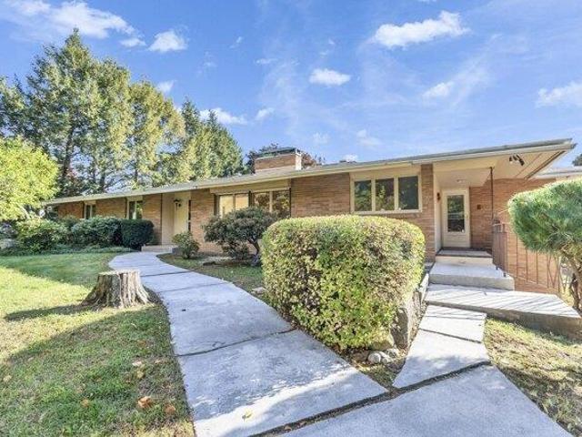 House for sale in Manchester, Hillsborough County