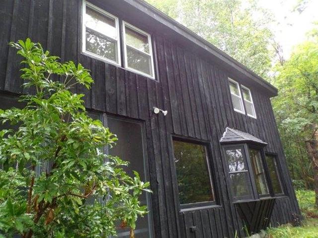 House for sale in Marlow, Cheshire County
