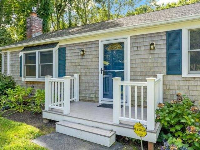 House for sale in Mashpee, Barnstable County