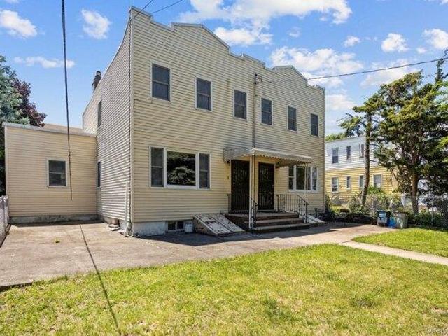 House for sale in Queens, Arverne
