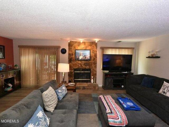 House for sale in Cliffwood, New Jersey