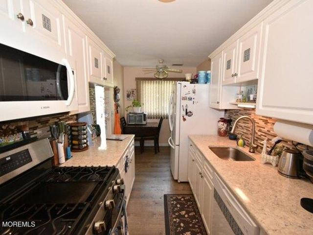 House for sale in Cliffwood, New Jersey