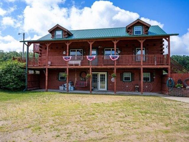 House for sale in Juneau, Wisconsin