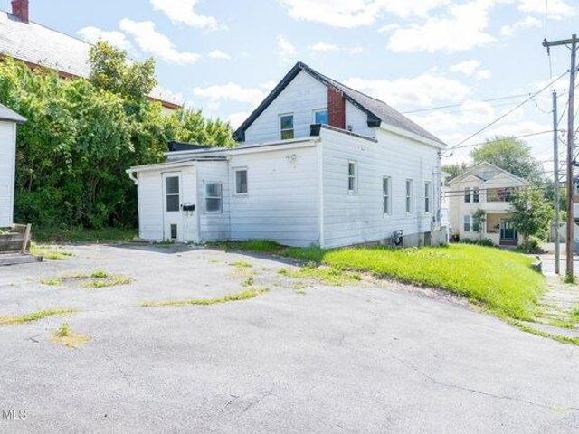 House for sale in Saratoga, New York