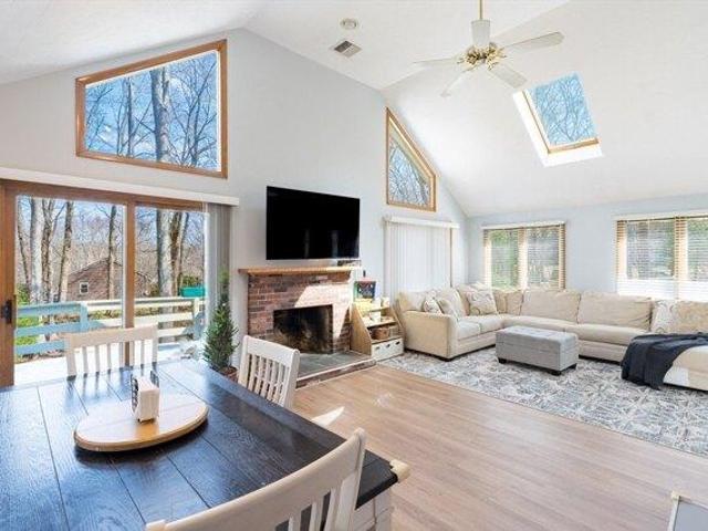 House for sale in Mendon, Massachusetts