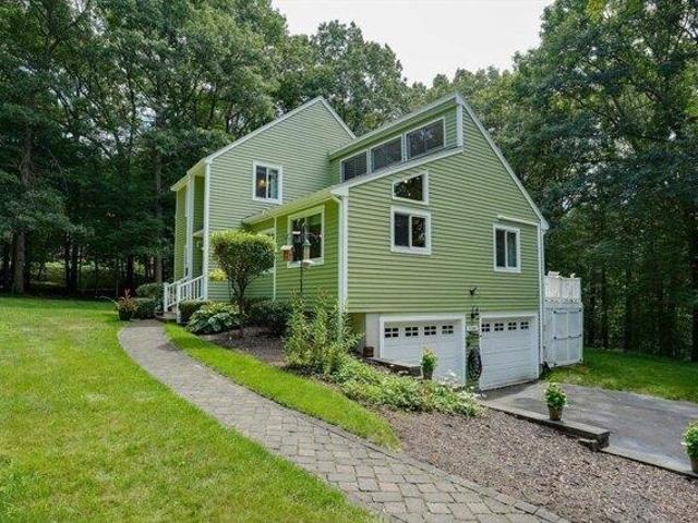 House for sale in Mendon, Massachusetts