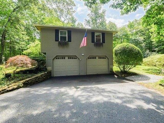 House for sale in Mendon, Massachusetts