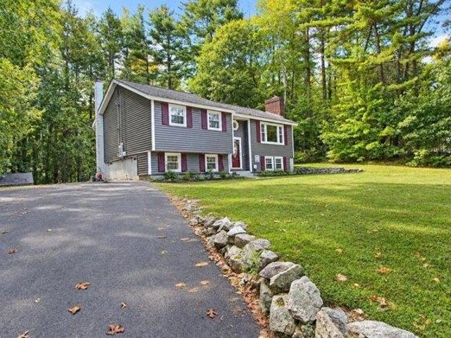 House for sale in Reeds Ferry, Merrimack