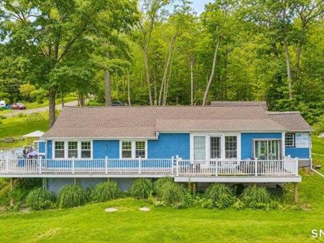 House for sale in Beseck Lake, Middlefield