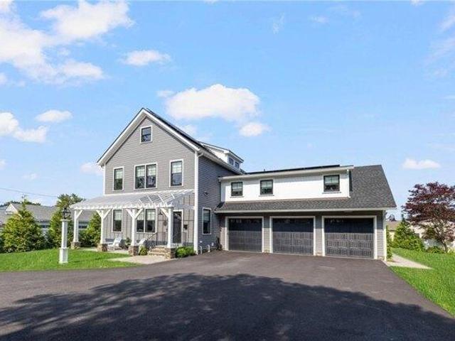 House for sale in Middletown, Rhode Island