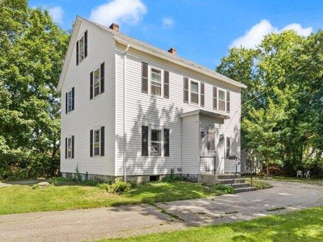 House for sale in Middletown, Newport County