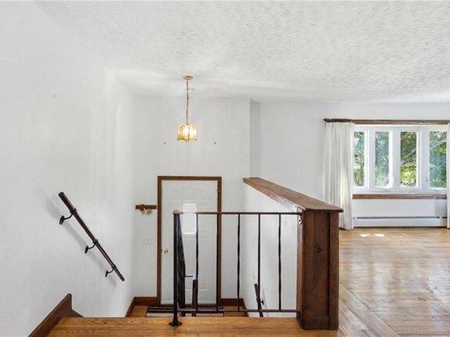 House for sale in Middletown, Newport County