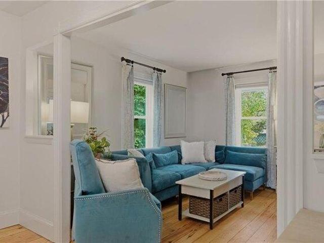 House for sale in Middletown, Newport County