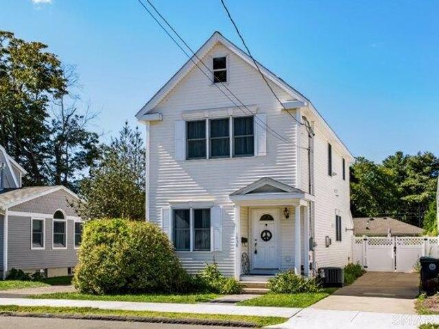 House for sale in Fort Trumbull, Milford