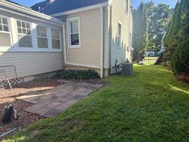 House for sale in Milford Downtown, Milford