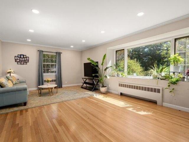 House for sale in Blue Hills, Milton