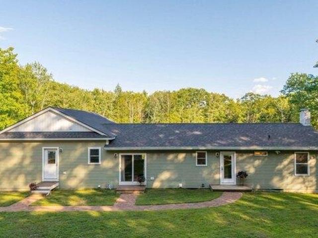 House for sale in Milton, Strafford County