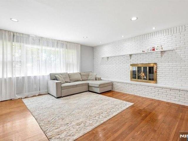 House for sale in Montvale, New Jersey