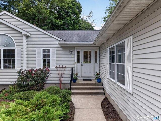 House for sale in Oakdale, Montville