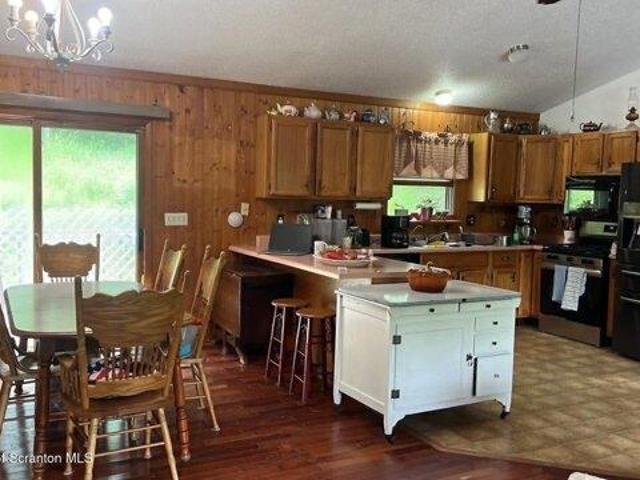 House for sale in Hamlin, Pennsylvania